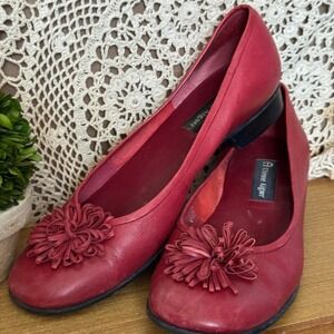 Etienne Aigner Red Leather Ballet Flats Pom Pom Toe Womens Size 10M Classic Shoe